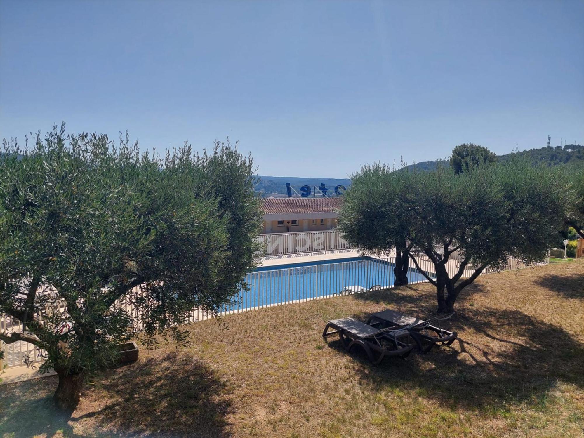 Logis Hotel Le Col De L'Ange Draguignan Kültér fotó