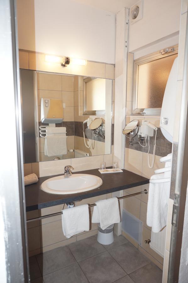 Logis Hotel Le Col De L'Ange Draguignan Kültér fotó