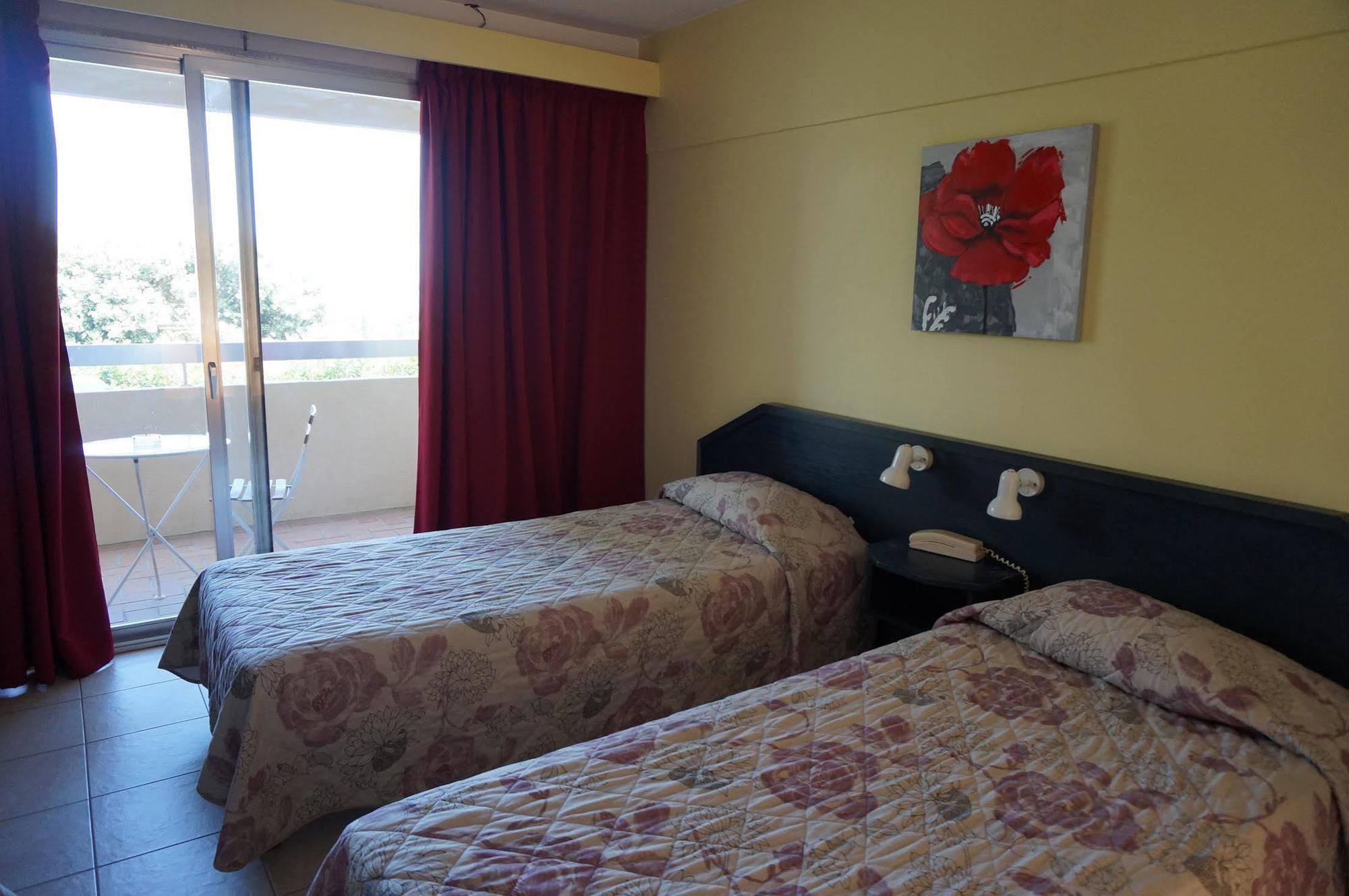 Logis Hotel Le Col De L'Ange Draguignan Kültér fotó
