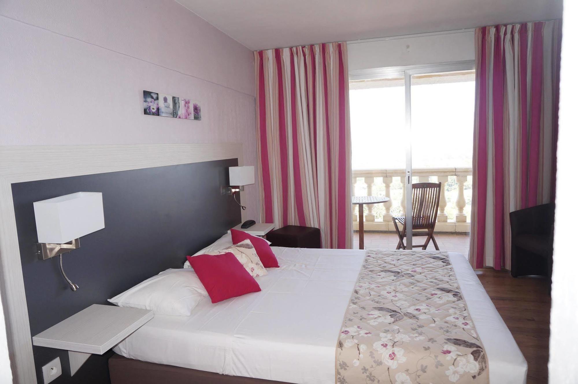 Logis Hotel Le Col De L'Ange Draguignan Kültér fotó