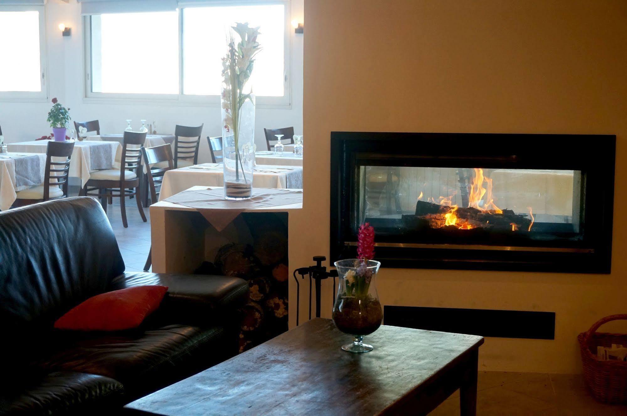 Logis Hotel Le Col De L'Ange Draguignan Kültér fotó